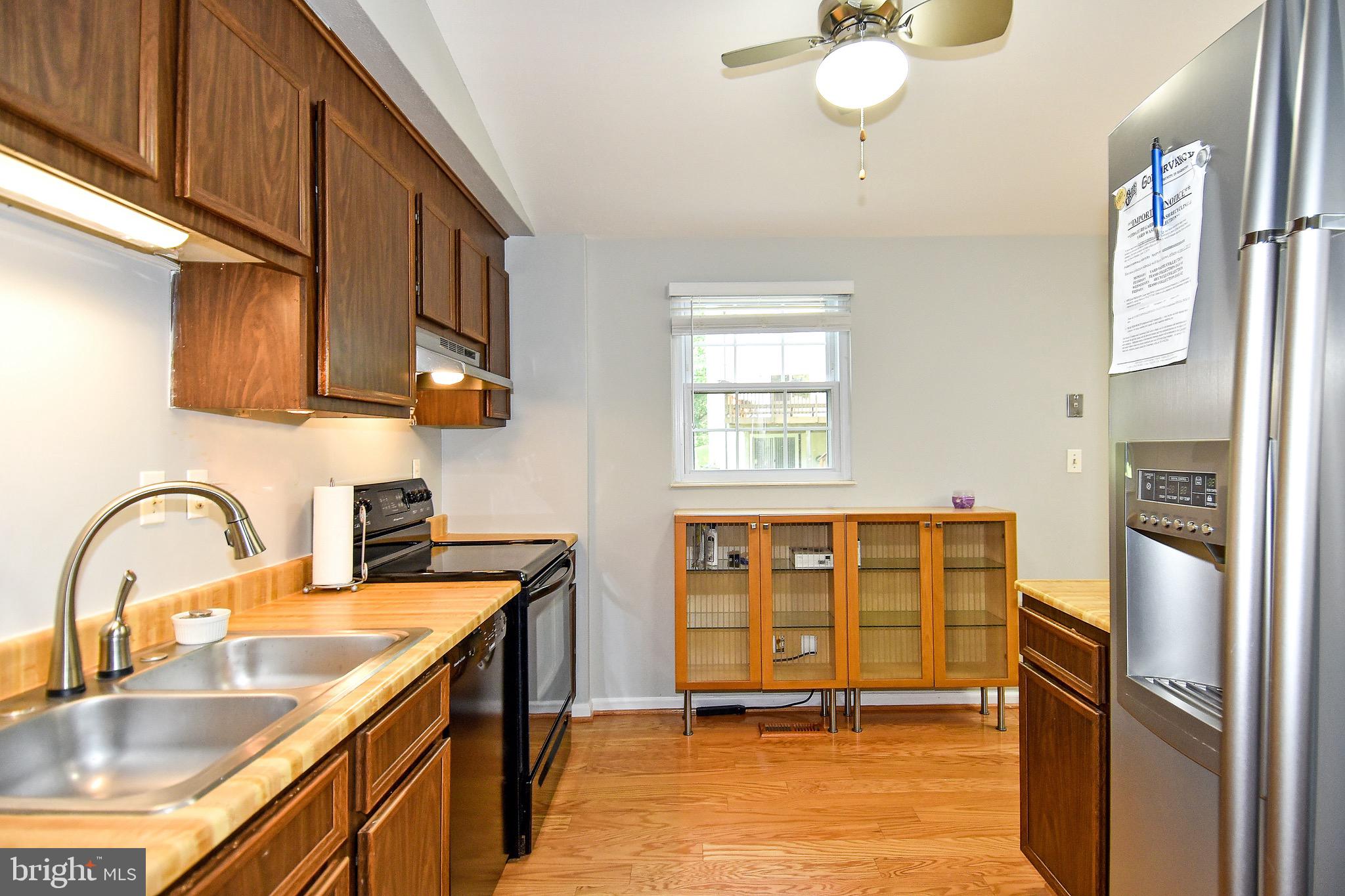 5903 Freds Oak Road Burke, VA 22015 - Photo 16 of 38 Kitchen