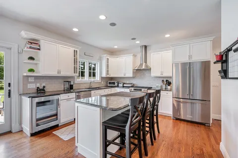 15 Cedar Court, East Hampton, NY 11937