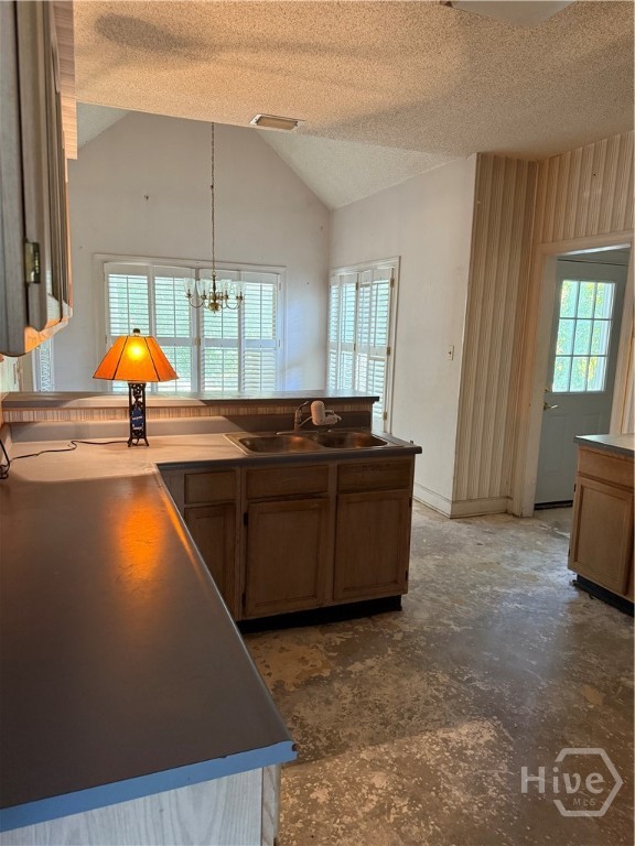 302 Gloucester Road Savannah, GA 31410 - Photo 8 of 14 Kitchen