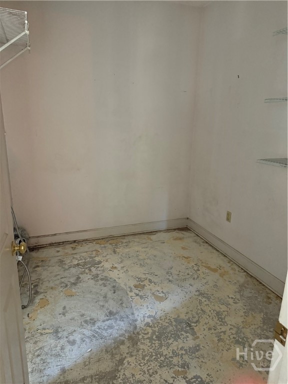 302 Gloucester Road Savannah, GA 31410 - Photo 10 of 14 Large laundry room