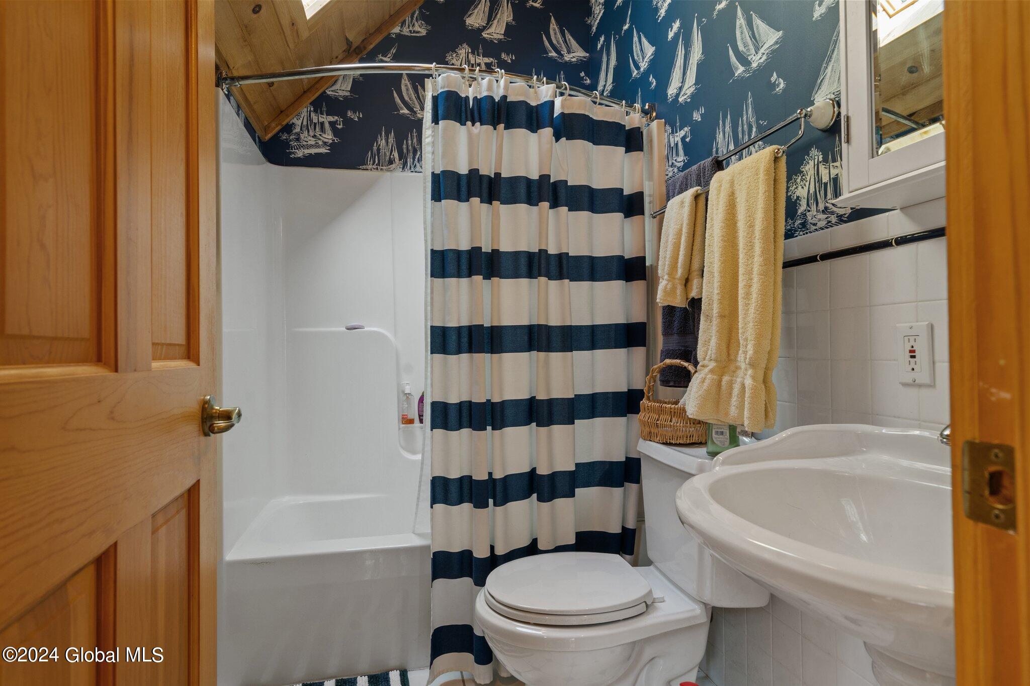2337 North Shore Road Hadley, NY 12835 - Photo 47 of 59 large-0191d1a4-4cff-73ac-a1d3-c0482999f4