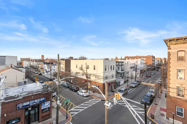 $1,800 | 431 7th Street, Unit 2B, Union City, NJ 07087