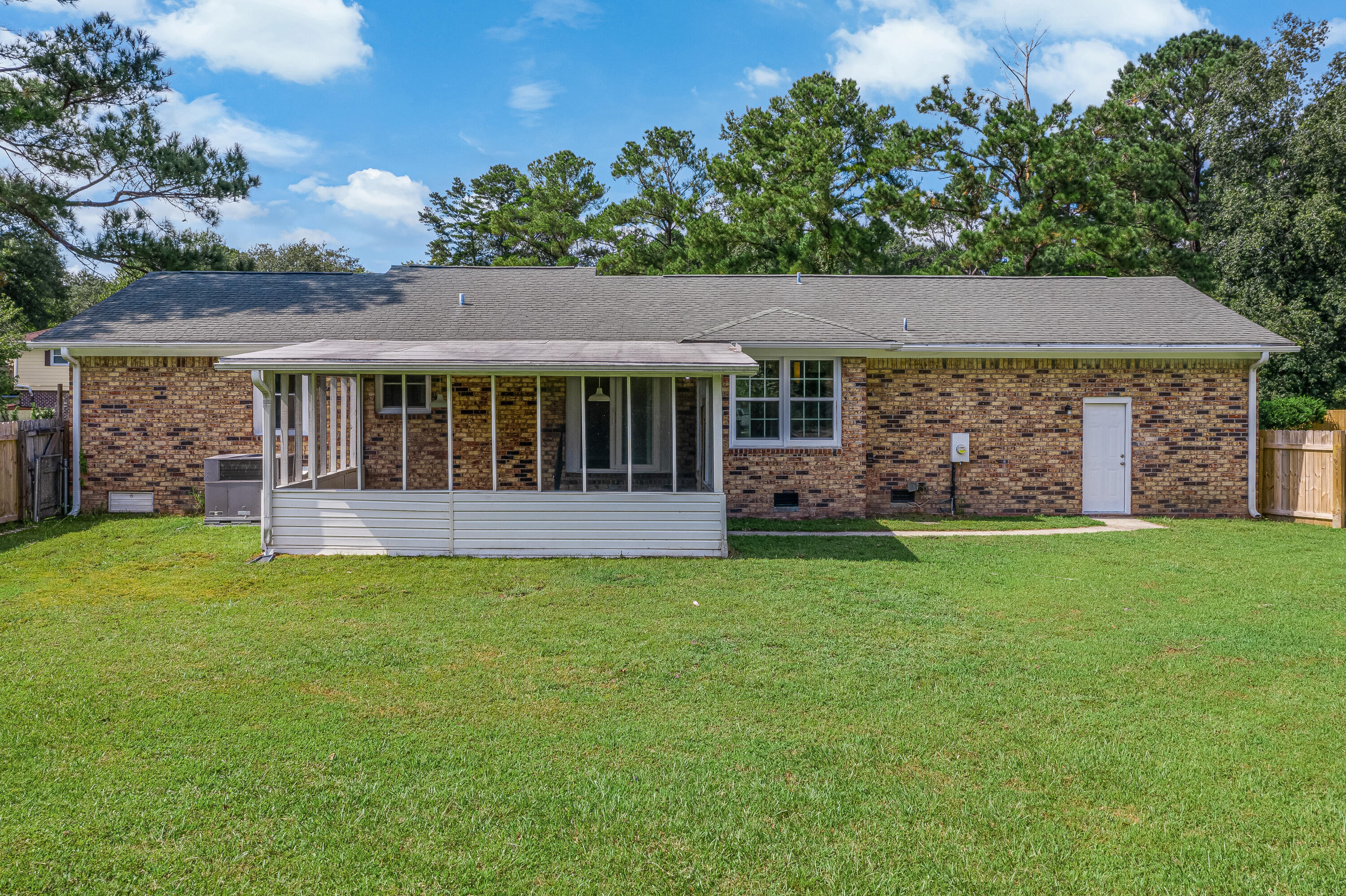 203 Drexel Road Ladson, SC 29456 - Photo 13 of 21 203DrexelRoad.MoodyBrandingBoutique-28
