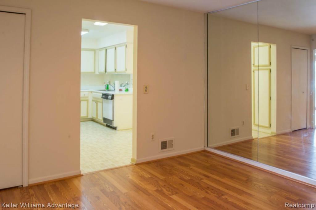 29620 Middlebelt Road, Unit 2903 Farmington Hills, MI 48334 - Photo 9 of 25