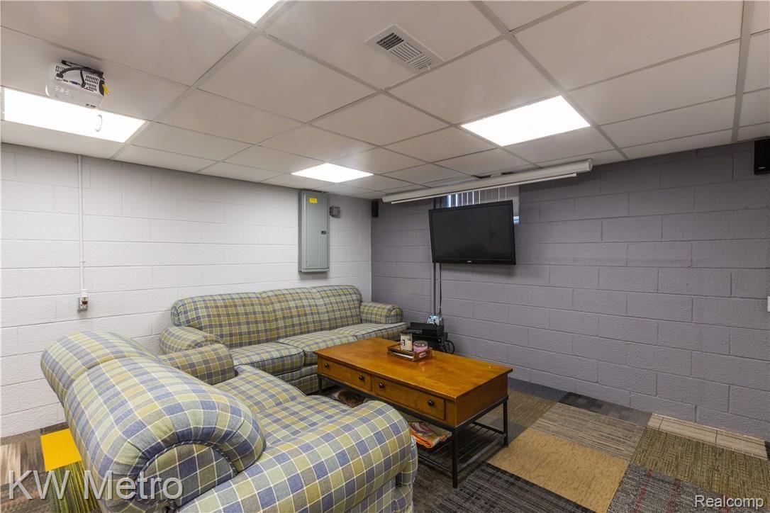 71220 Fisher Road Romeo, MI 48065 - Photo 25 of 35 71220 Fisher Rd-28.jpg