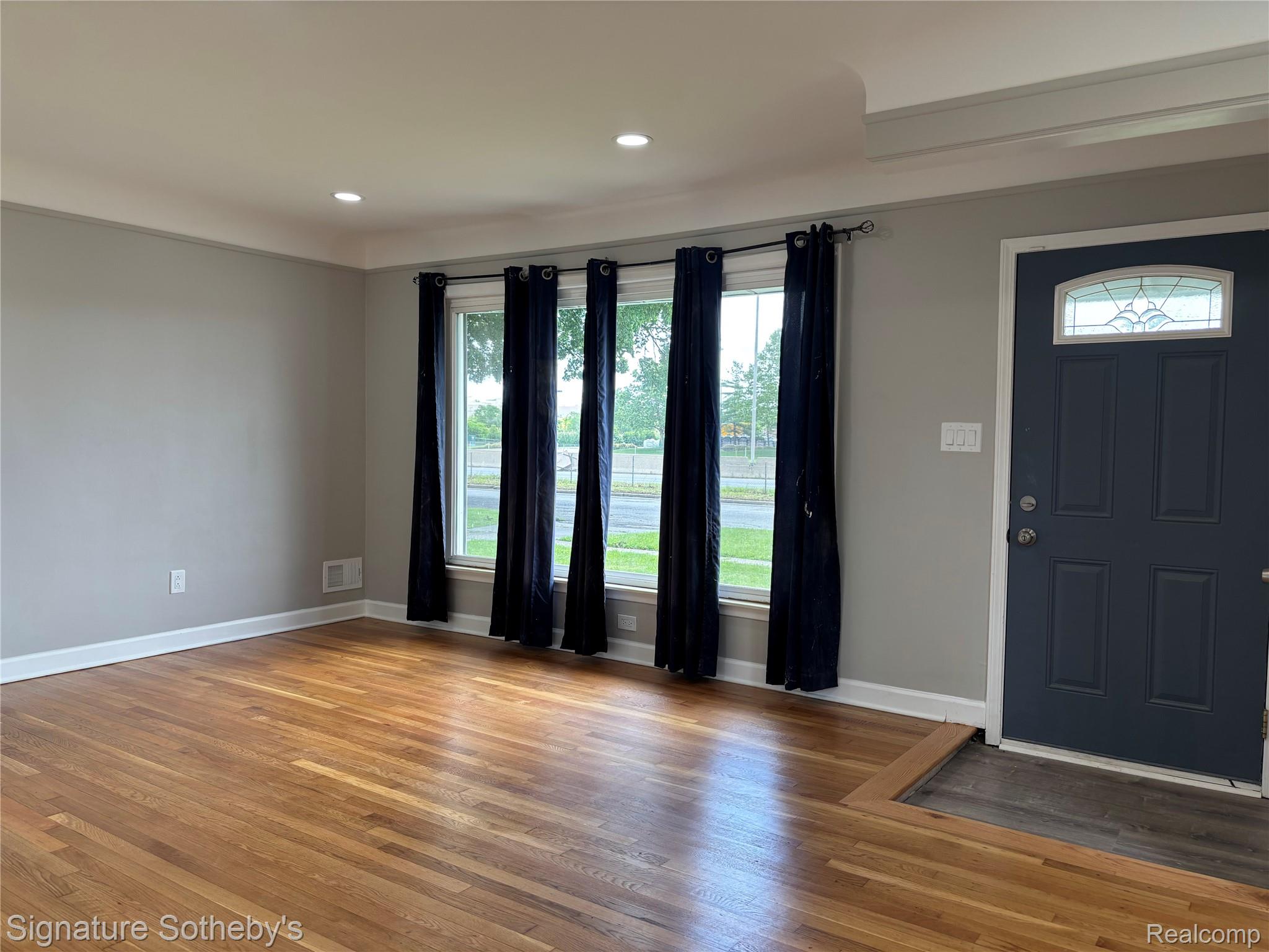 3170 Southfield Road Dearborn, MI 48124 - Photo 3 of 15 IMG_5499.jpg