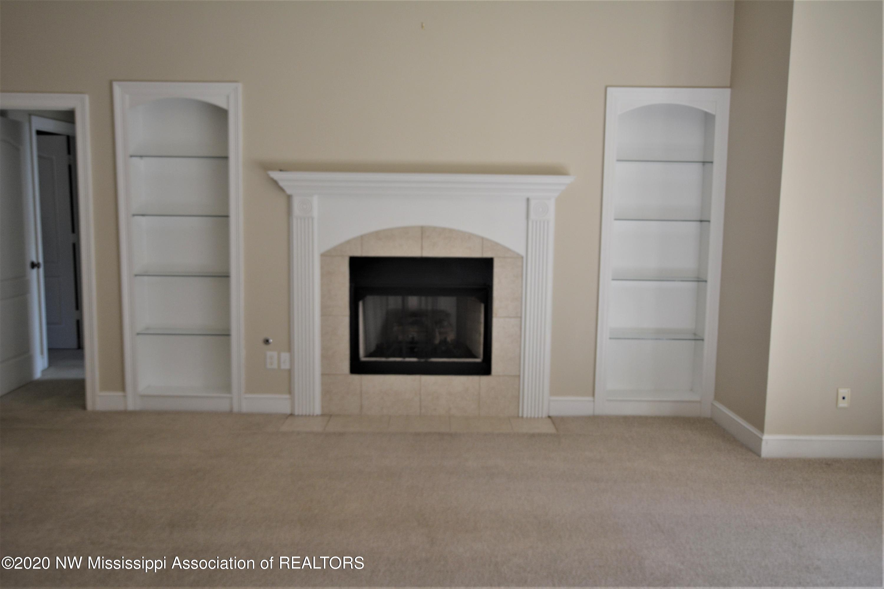 4720 Byhalia Road Hernando, MS 38632 - Photo 5 of 49 Living Room