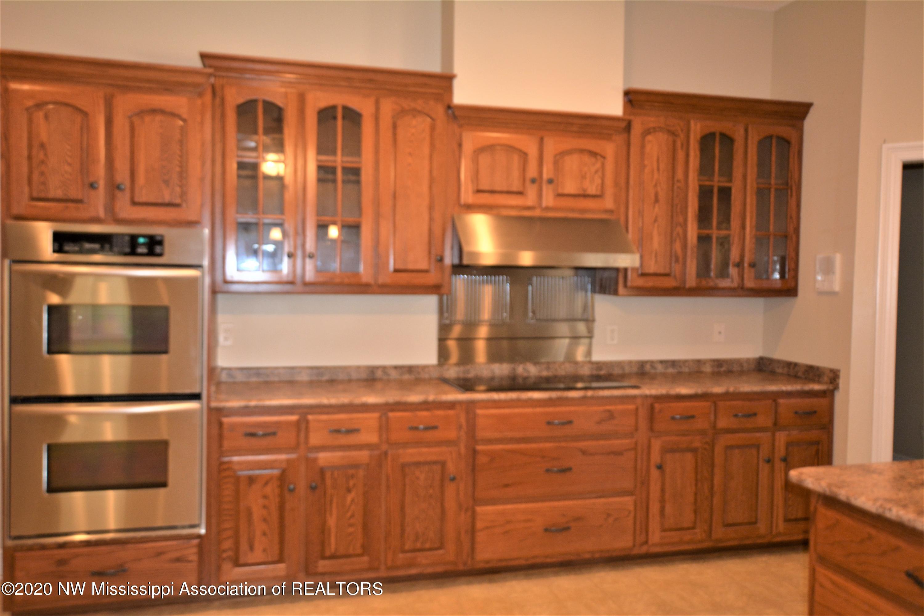 4720 Byhalia Road Hernando, MS 38632 - Photo 9 of 49 Kitchen