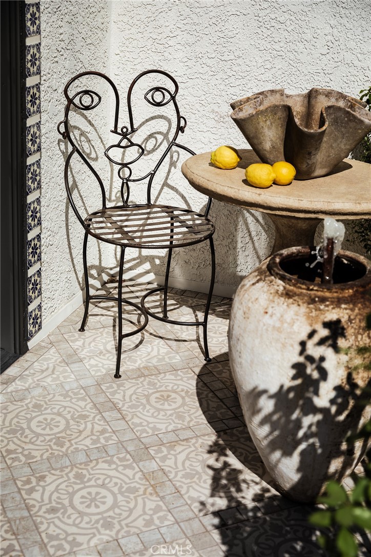 718 Sunnyhill Drive Los Angeles, CA 90065 - Photo 11 of 28