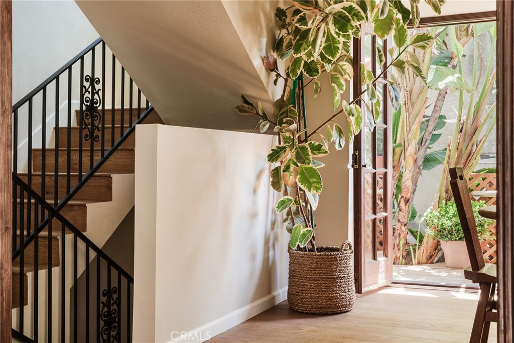 718 Sunnyhill Drive Los Angeles, CA 90065 - Photo 14 of 28 a view of wooden floor in a corridor