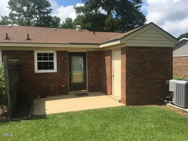$1,260 | 2 North Sussex Drive, Unit B, Smithfield, NC 27577