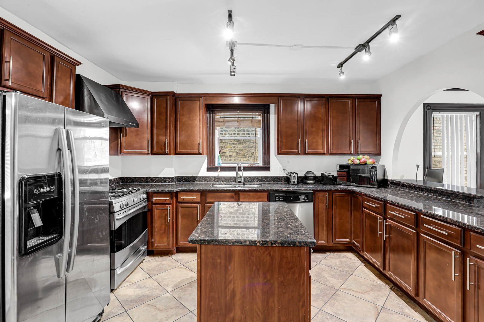2739 North Rutherford Avenue Chicago, IL 60707 - Photo 4 of 21 Gallery Image 4