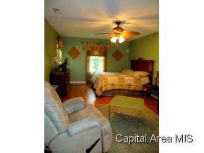 2413 Shabbona Drive Springfield, IL 62702 - Photo 3 of 12 Gallery Image 3