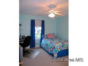 2413 Shabbona Drive Springfield, IL 62702 - Photo 7 of 12 Gallery Image 7