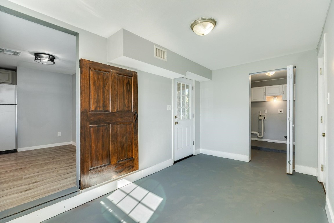 640 Whitten Street Clute, TX 77531 - Photo 11 of 34