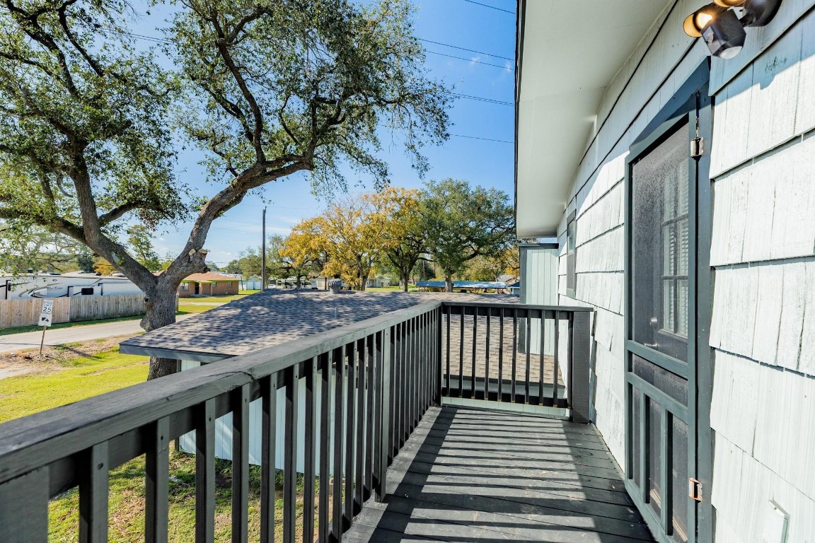 640 Whitten Street Clute, TX 77531 - Photo 21 of 34