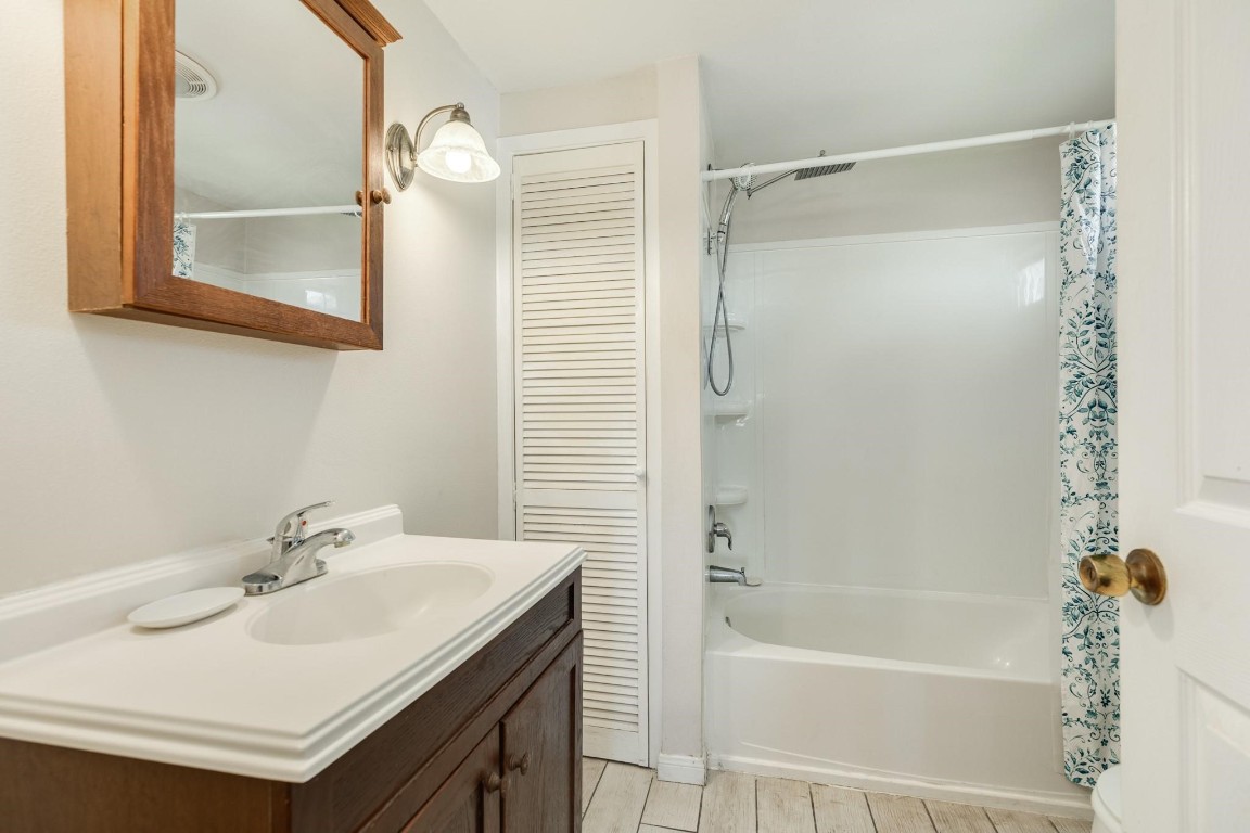 640 Whitten Street Clute, TX 77531 - Photo 29 of 34