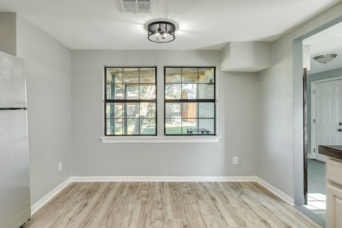 640 Whitten Street Clute, TX 77531 - Photo 10 of 34