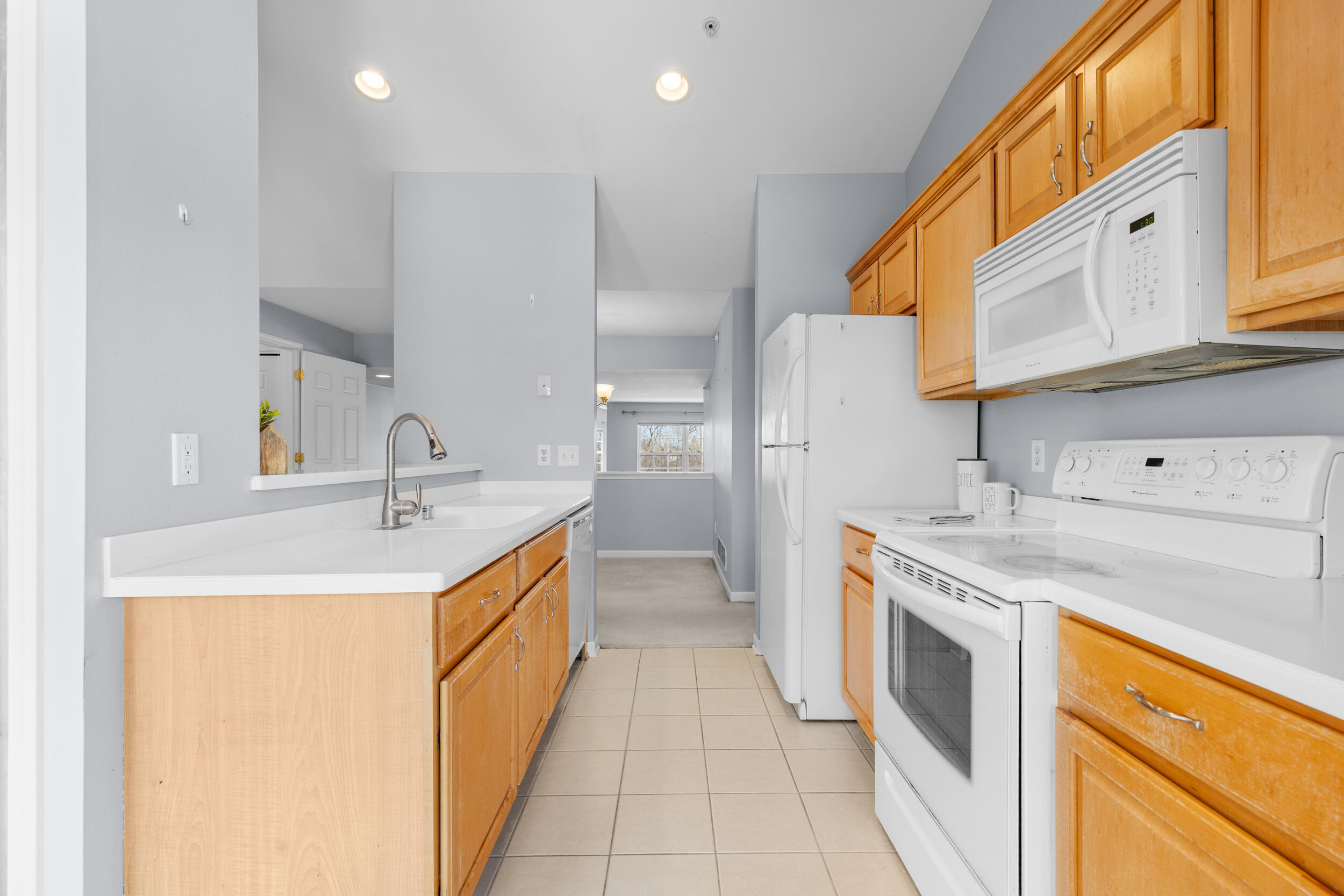 9155 West Elm Court, Unit E Franklin, WI 53132 - Photo 14 of 33 Kitchen