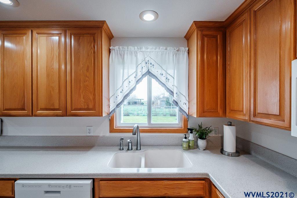 34612 Ranchero Avenue Southeast Albany, OR 97322 - Photo 13 of 42 Gallery Image 13