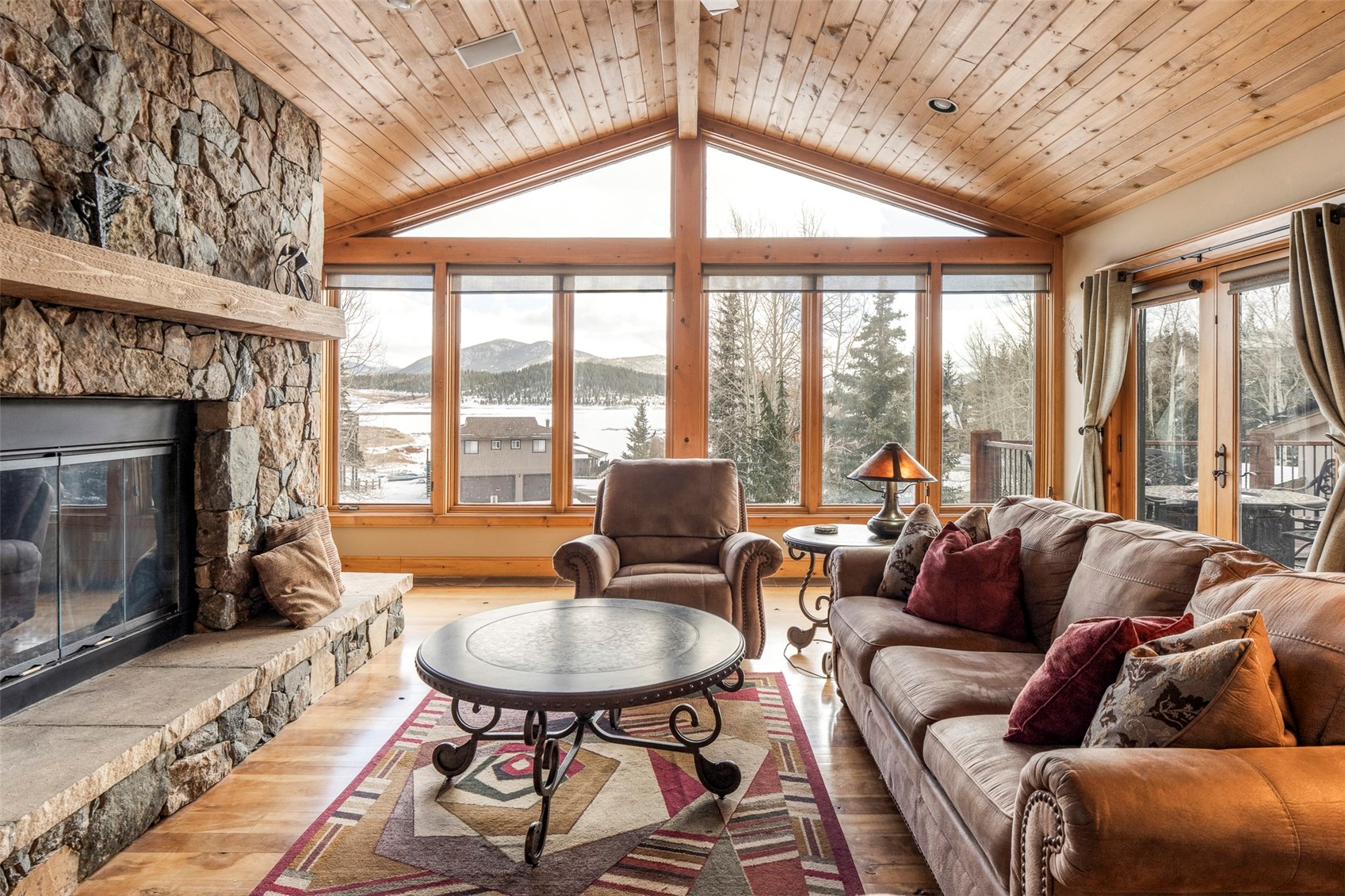 145 Gold Run Circle Dillon, CO 80435 - Photo 15 of 46 Living Room