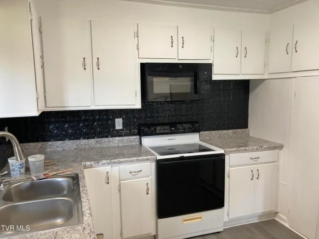 $259,900 | 124 Cates Corner Road, Hampton, TN 37658