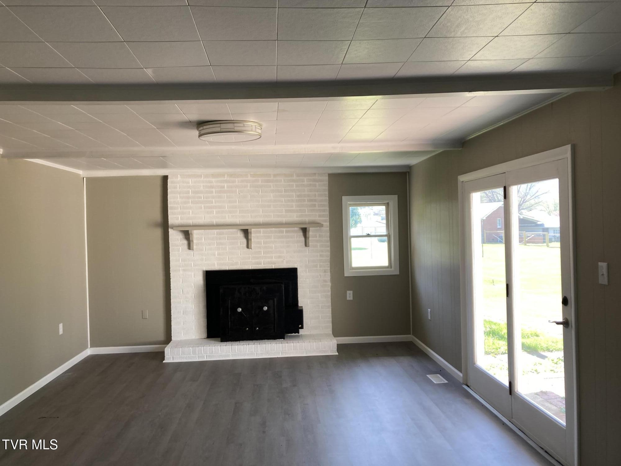 124 Cates Corner Road Hampton, TN 37658 - Photo 16 of 33 IMG_2571