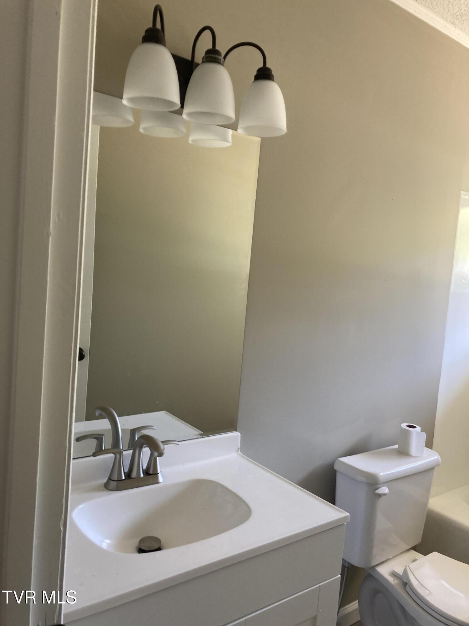 124 Cates Corner Road Hampton, TN 37658 - Photo 18 of 33 IMG_2580