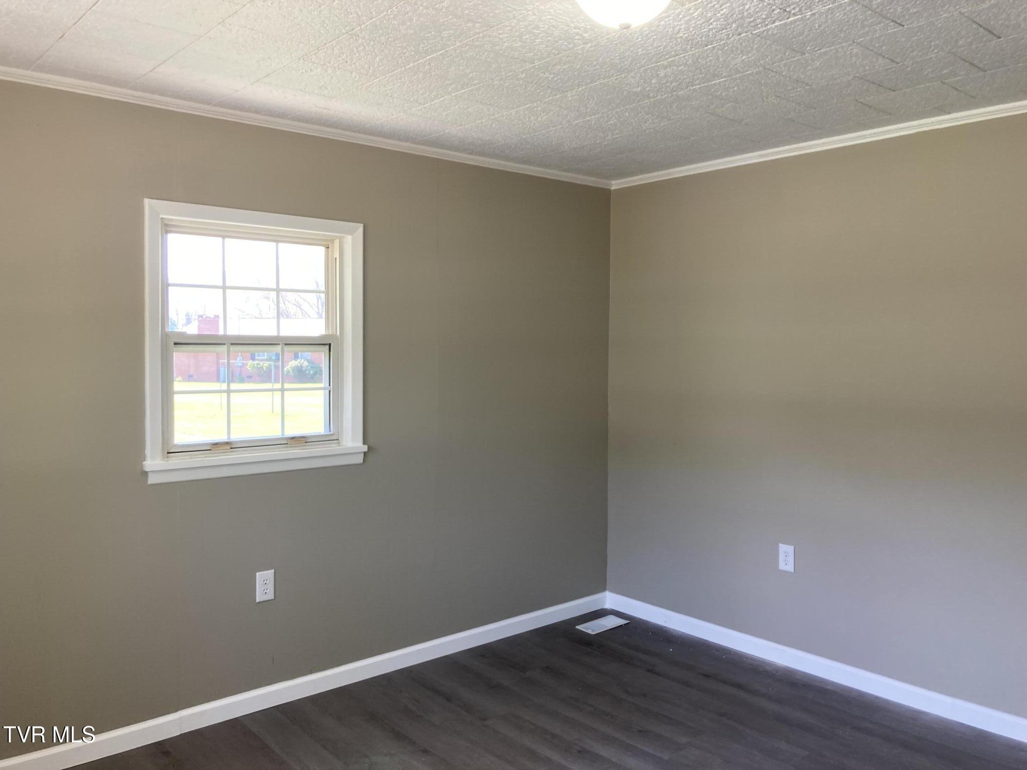 124 Cates Corner Road Hampton, TN 37658 - Photo 20 of 33 IMG_2578