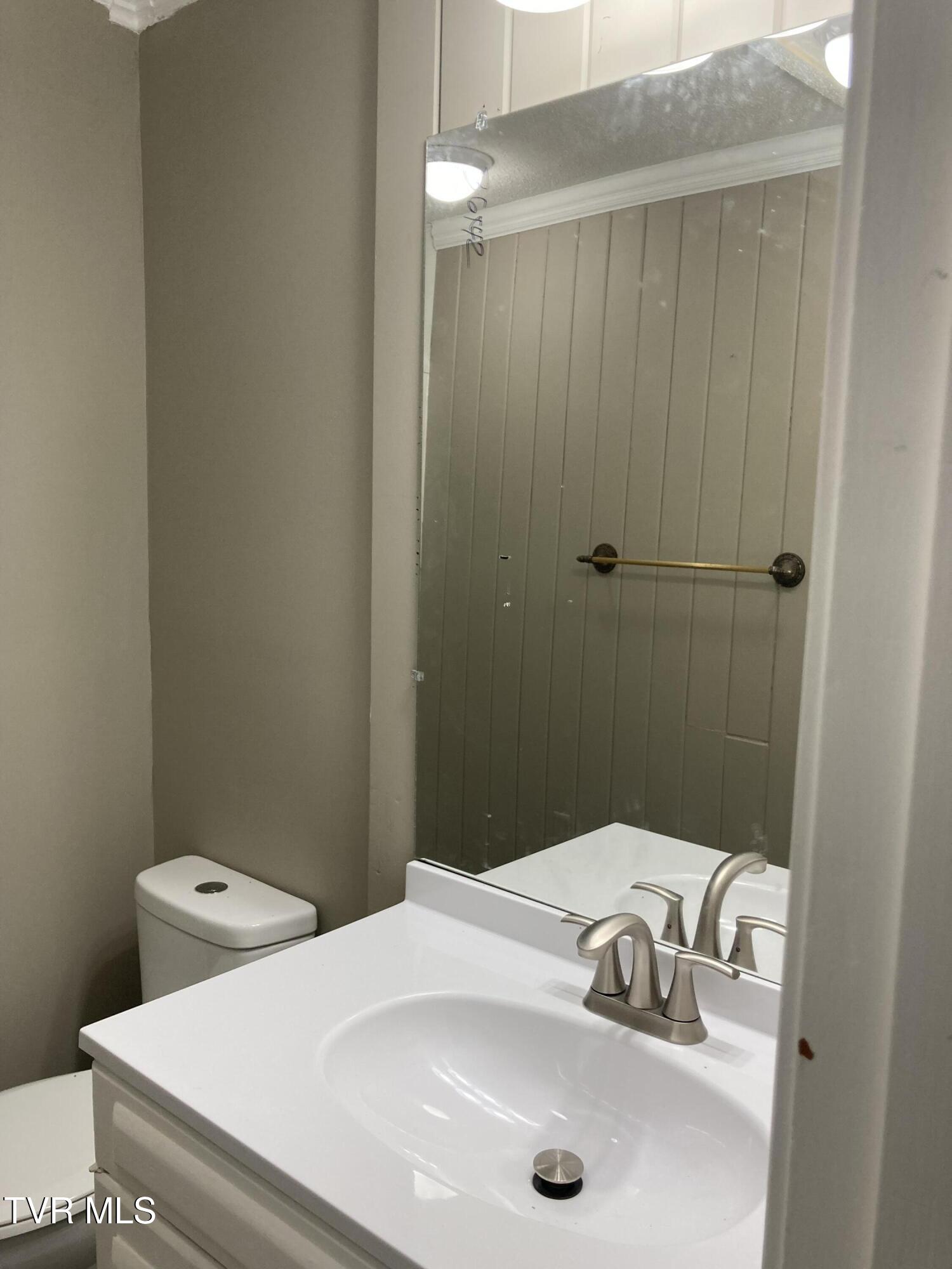 124 Cates Corner Road Hampton, TN 37658 - Photo 25 of 33 IMG_2568