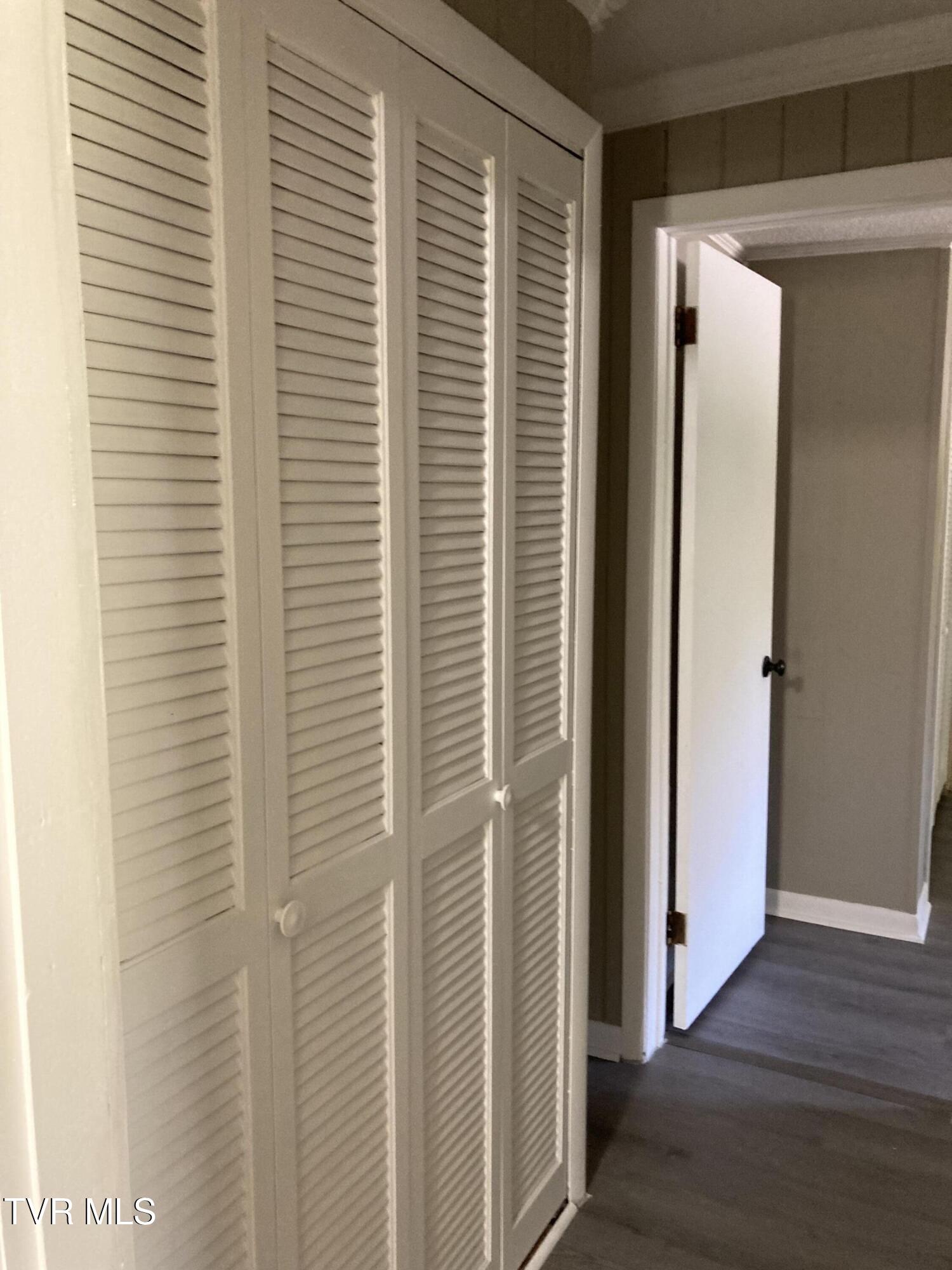 124 Cates Corner Road Hampton, TN 37658 - Photo 27 of 33 IMG_2566