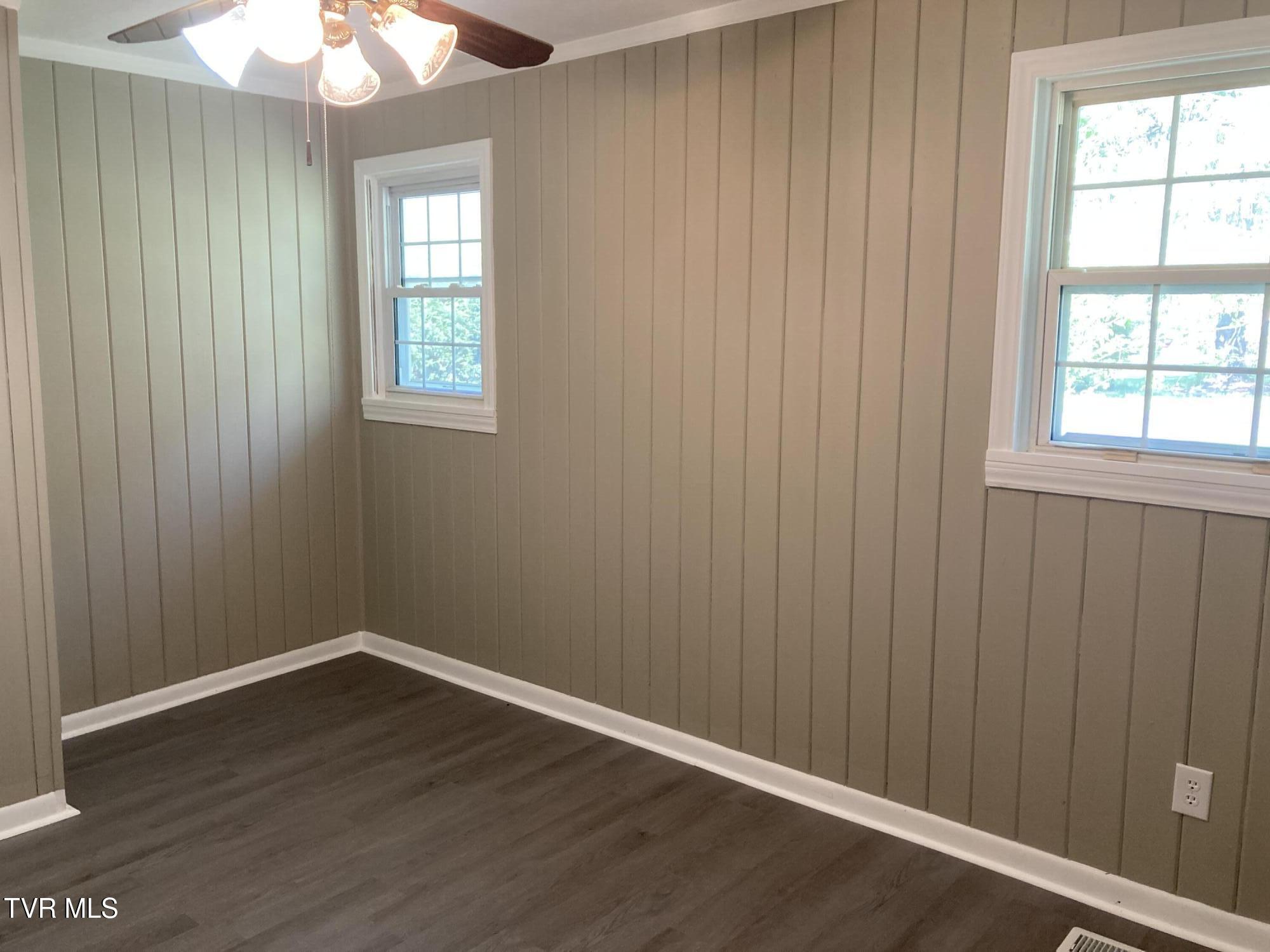 124 Cates Corner Road Hampton, TN 37658 - Photo 28 of 33 IMG_2565