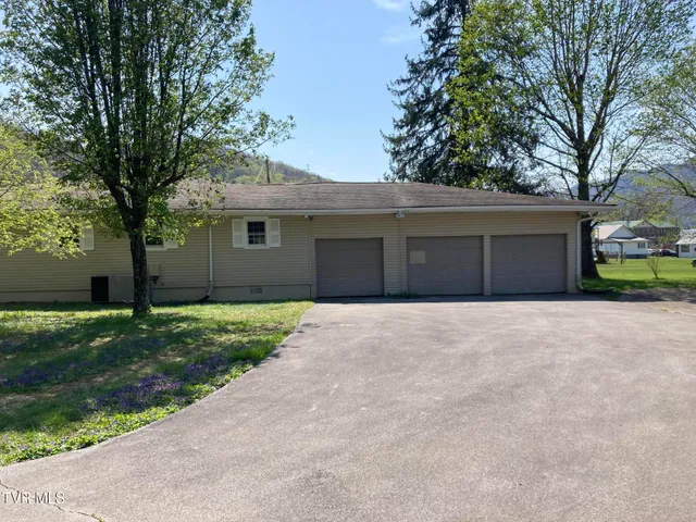 $259,900 | 124 Cates Corner Road, Hampton, TN 37658