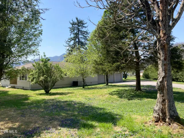 $259,900 | 124 Cates Corner Road, Hampton, TN 37658