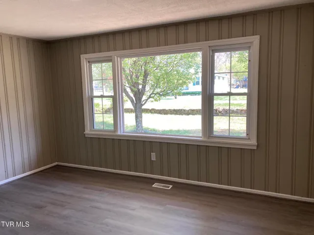 $259,900 | 124 Cates Corner Road, Hampton, TN 37658