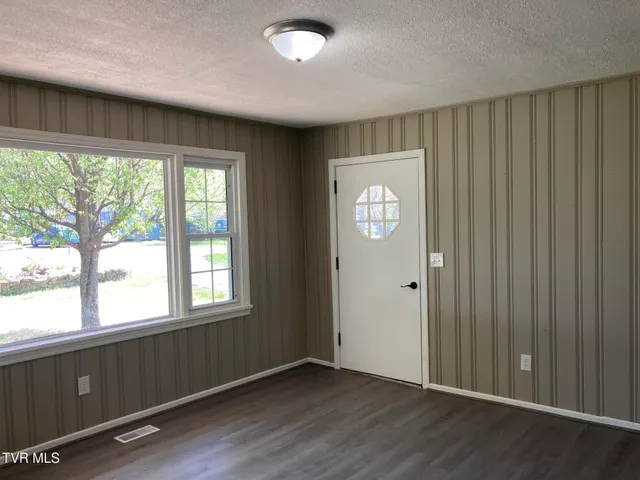 $259,900 | 124 Cates Corner Road, Hampton, TN 37658