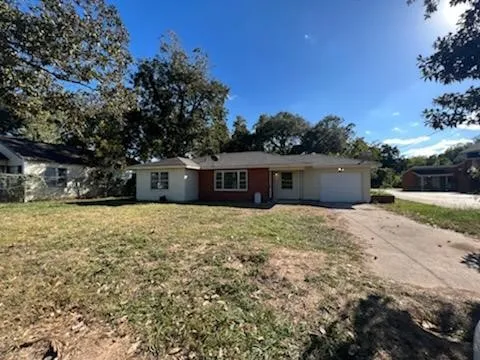 $1,625 | 1013 West Spanish Camp Road, Wharton, TX 77488