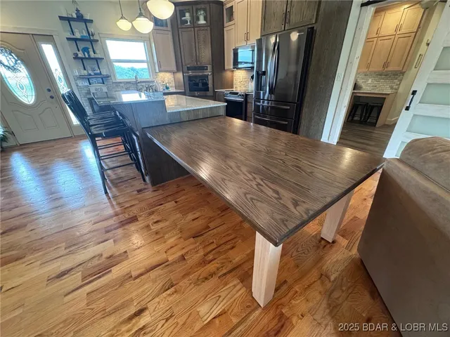 $995,000 | 367 Hwy Mm, Eldon, MO 65026