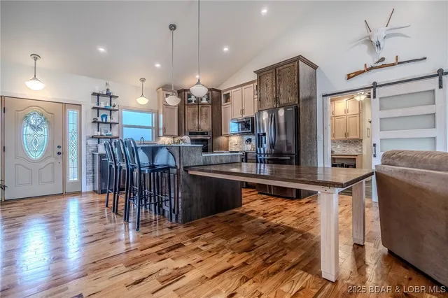 $995,000 | 367 Hwy Mm, Eldon, MO 65026