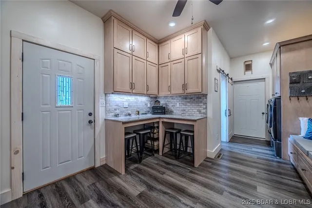 $995,000 | 367 Hwy Mm, Eldon, MO 65026