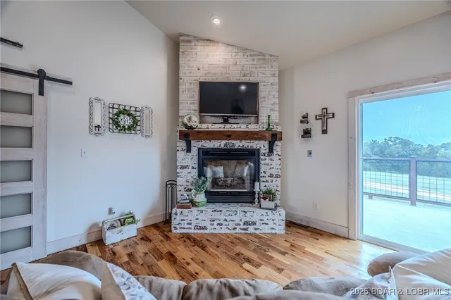 $995,000 | 367 Hwy Mm, Eldon, MO 65026