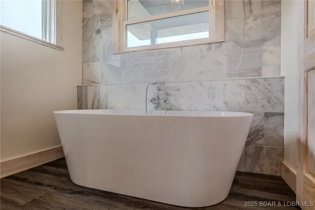 $995,000 | 367 Hwy Mm, Eldon, MO 65026