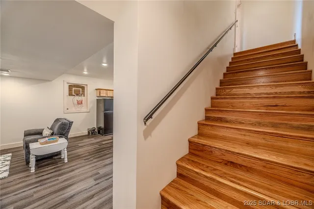 $995,000 | 367 Hwy Mm, Eldon, MO 65026