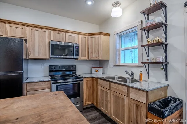 $995,000 | 367 Hwy Mm, Eldon, MO 65026