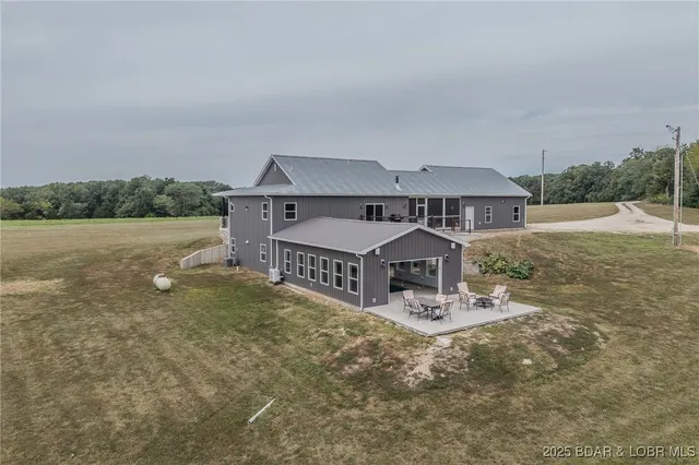 $995,000 | 367 Hwy Mm, Eldon, MO 65026