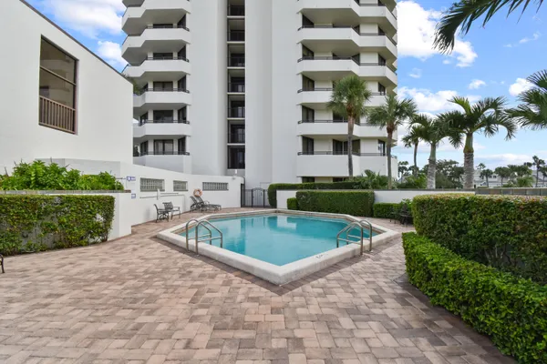 $799,000 | 3322 Casseekey Island Road, Unit 302, Jupiter, FL 33477
