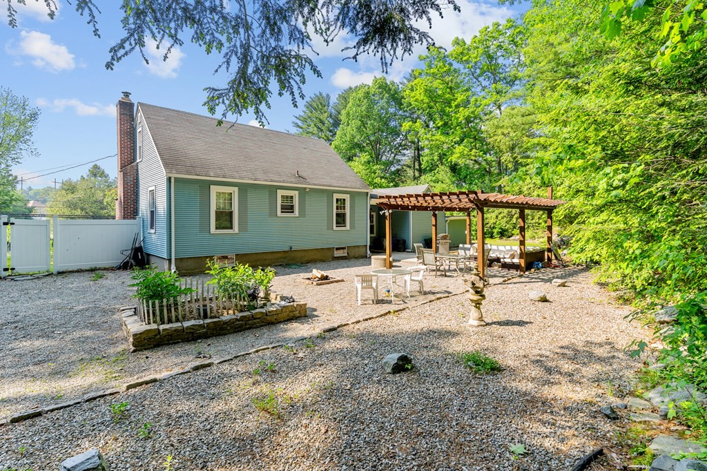 172 Mattity Road North Smithfield, RI 02896 - Photo 6 of 22 a house view with a sitting space