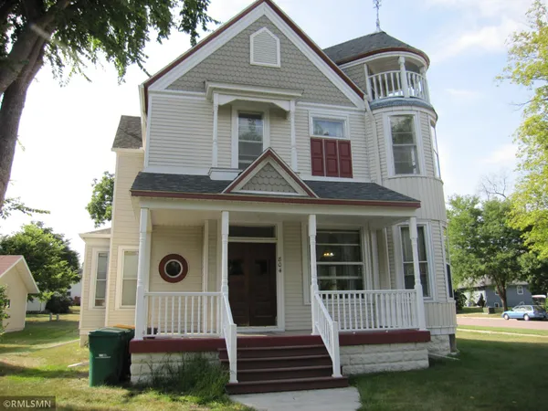$389,000 | 804 South 4th Street, St. Peter, MN 56082