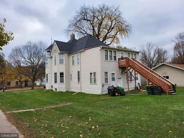 $389,000 | 804 South 4th Street, St. Peter, MN 56082