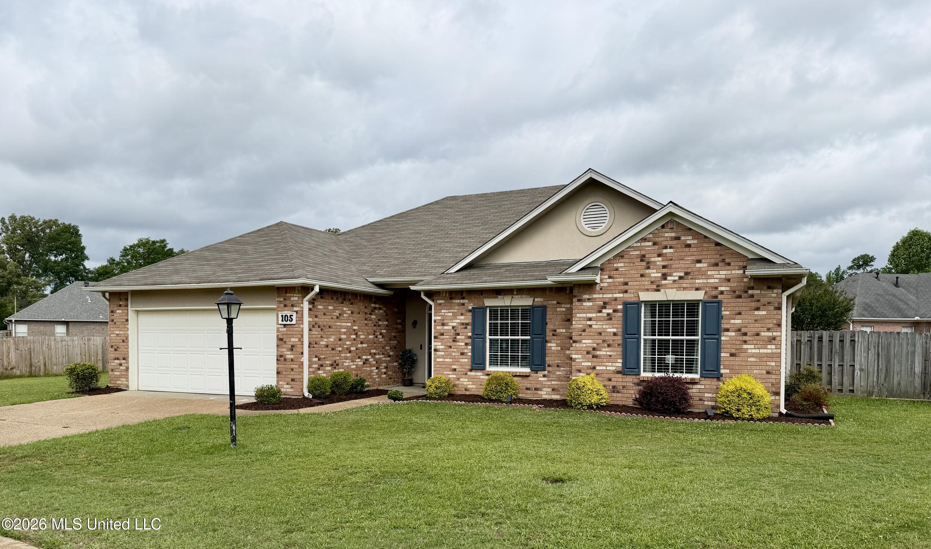 105 Edinburgh Lane Clinton, MS 39056 - Photo 2 of 33 IMG_2648